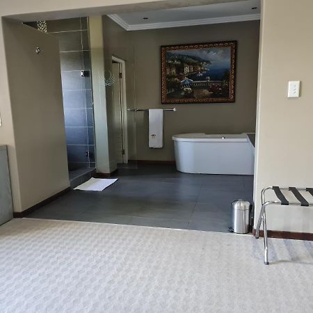 St Andrews Hotel And Spa Johannesburg Bagian luar foto