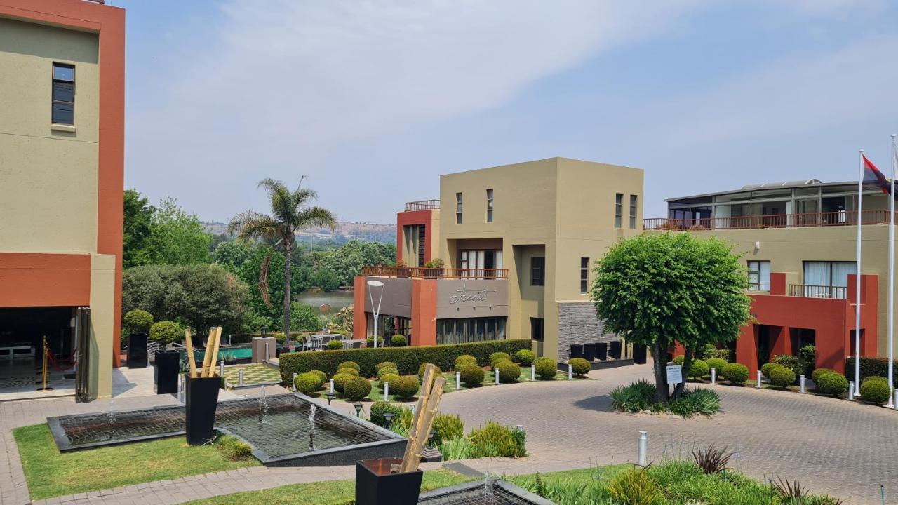 St Andrews Hotel And Spa Johannesburg Bagian luar foto