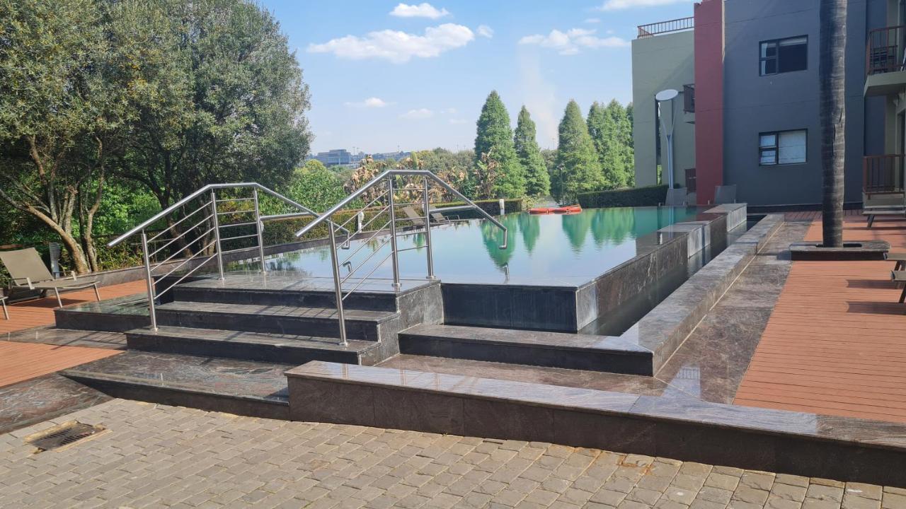 St Andrews Hotel And Spa Johannesburg Bagian luar foto